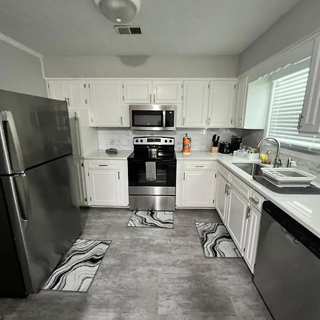 Cozy Brick Ranch Home Owned And Operated By An Army Soldier!! Columbus Exterior photo